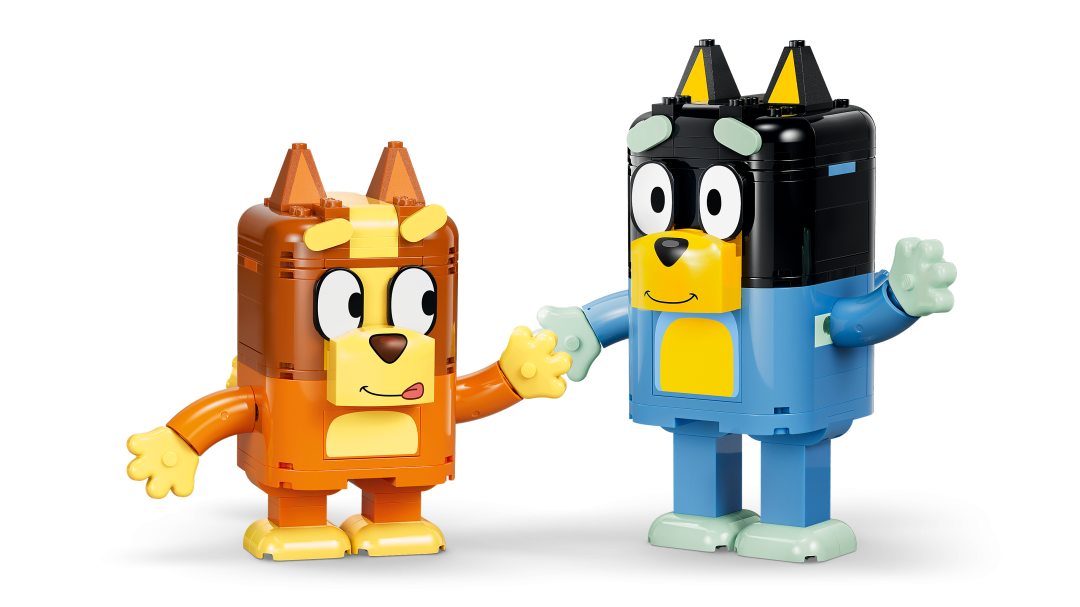 LEGO Bluey Brick-Built Bluey Family | 11217