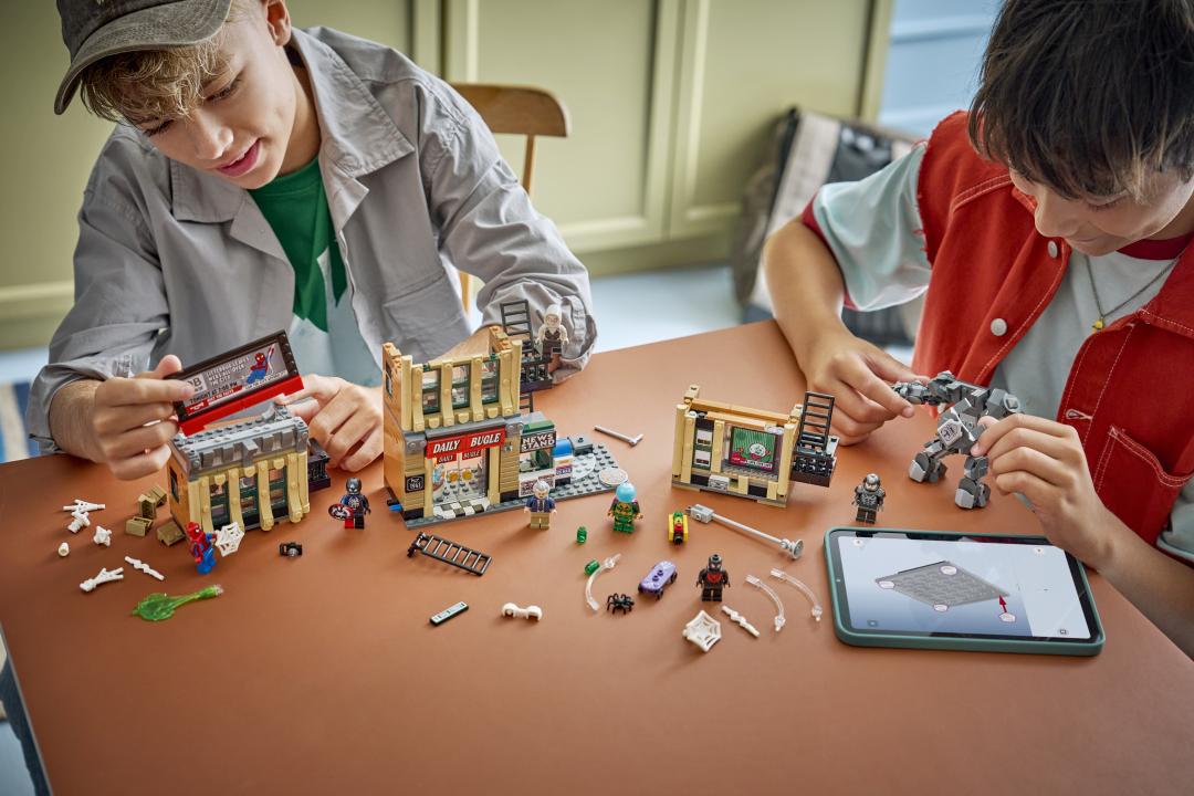 LEGO Marvel Spider-Man vs. Mysterio: The Daily Bugle | 76342