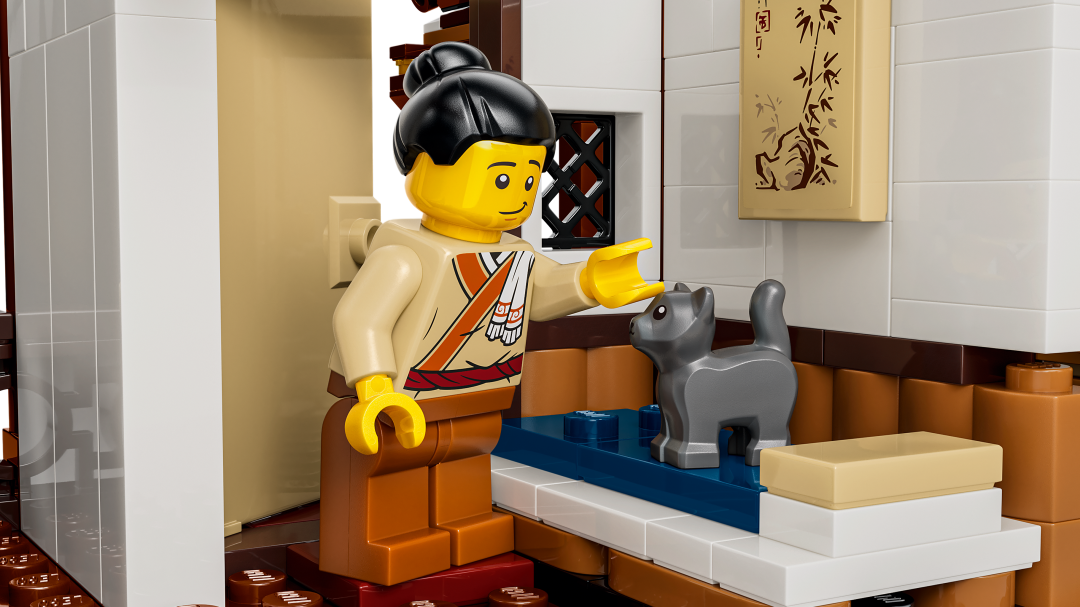 LEGO Iconic Ancient Moon-Gazing Inn | 80121