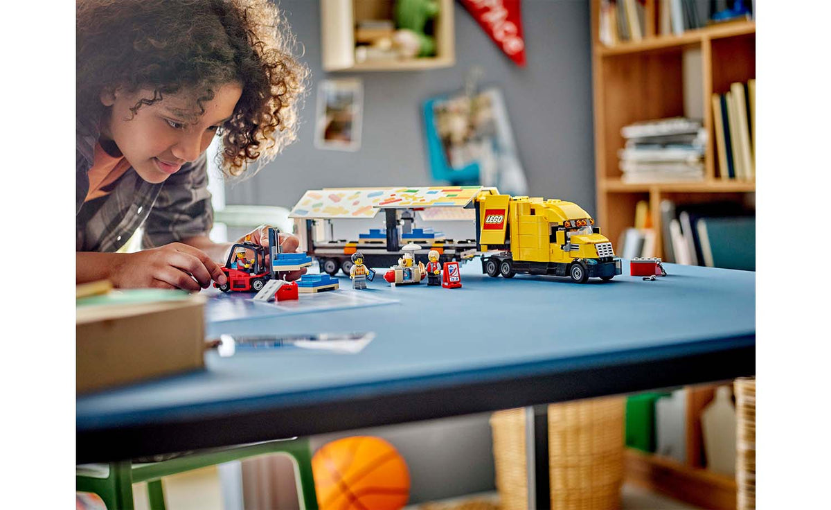 LEGO CITY Yellow Delivery Truck | 60440