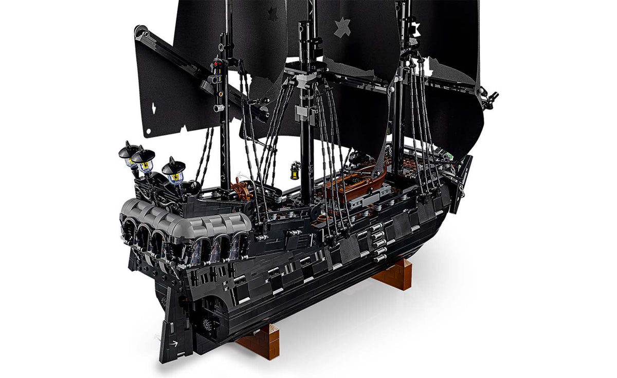 LEGO Icons Captain Jack Sparrow's Pirate Ship | 10365