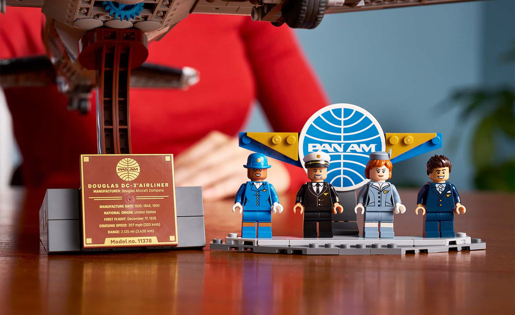 LEGO Icons Douglas DC-3 PAN AM Airliner | 11378