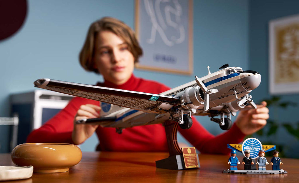 LEGO Icons Douglas DC-3 PAN AM Airliner | 11378