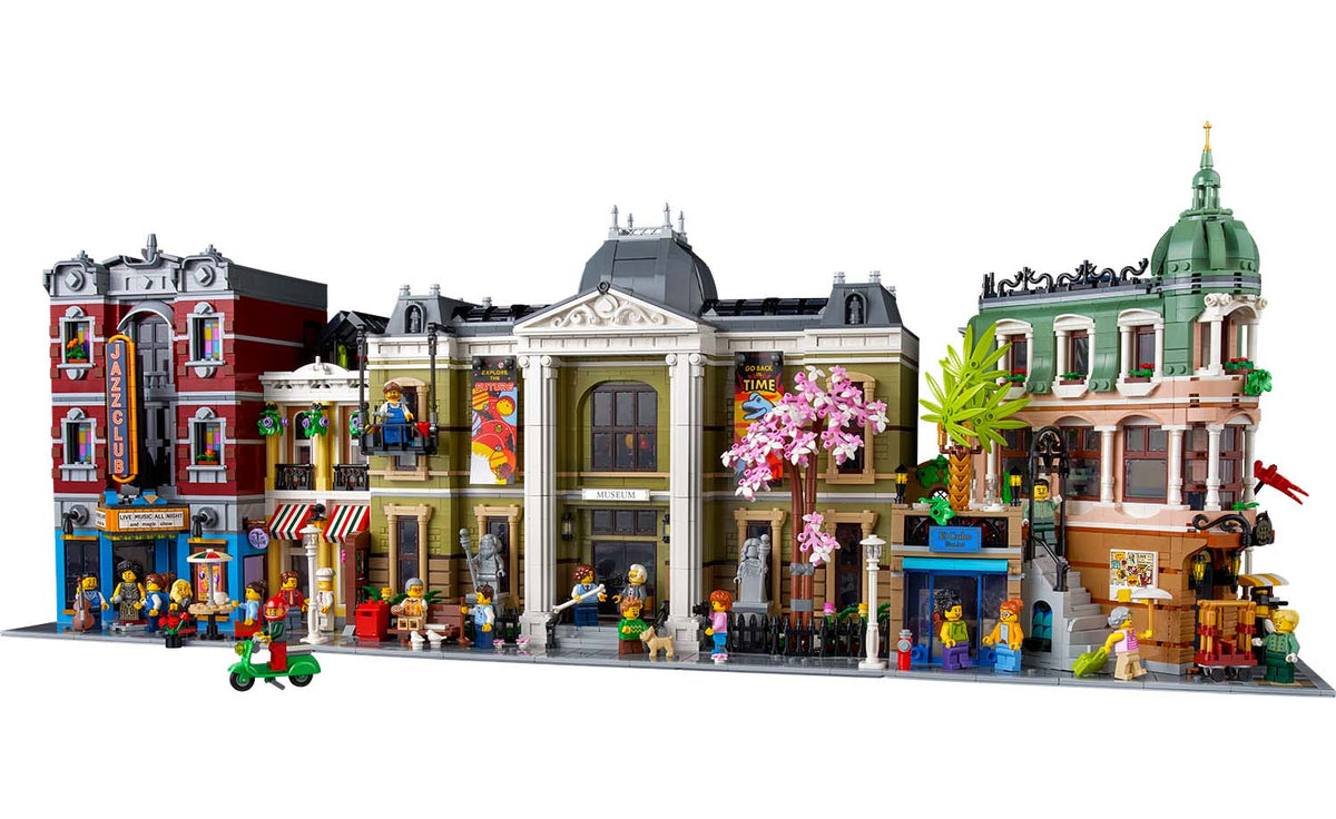 LEGO Icons Natural History Museum | 10326