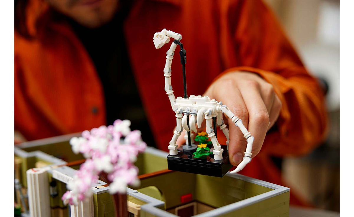 LEGO Icons Natural History Museum | 10326