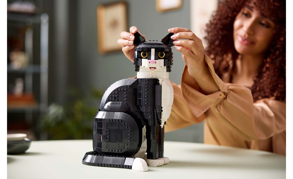LEGO Ideas Tuxedo Cat | 21349