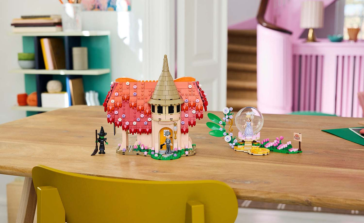 LEGO Wicked Glinda & Elphaba Visit Munchkinland | 75690